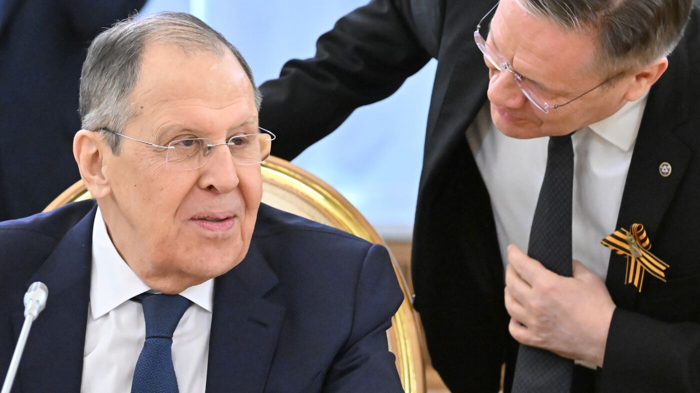 President of Russia Vladimir Putin meets with President of Zimbabwe Emmerson Mnangagwa