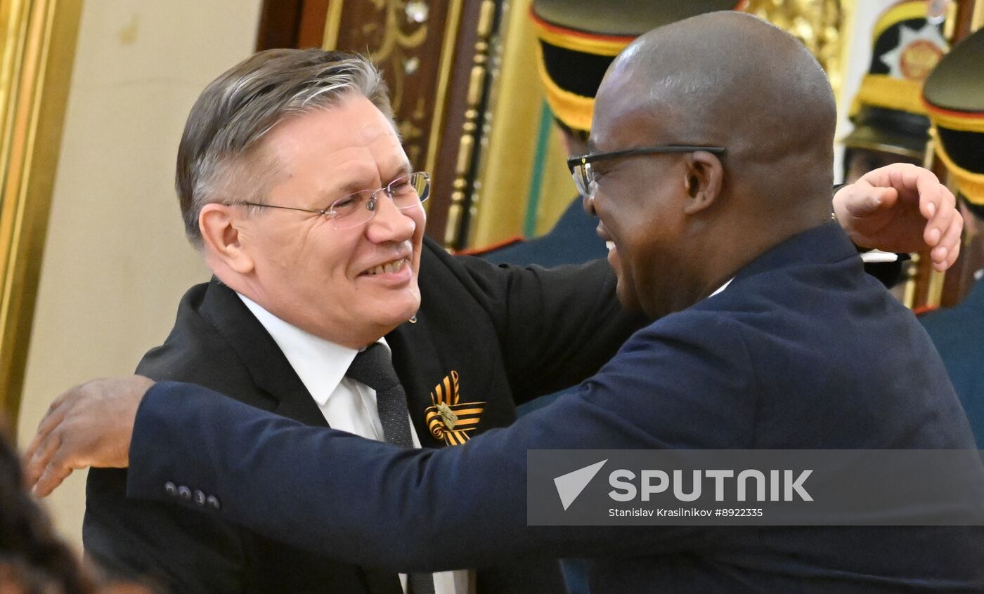 President of Russia Vladimir Putin meets with President of Zimbabwe Emmerson Mnangagwa