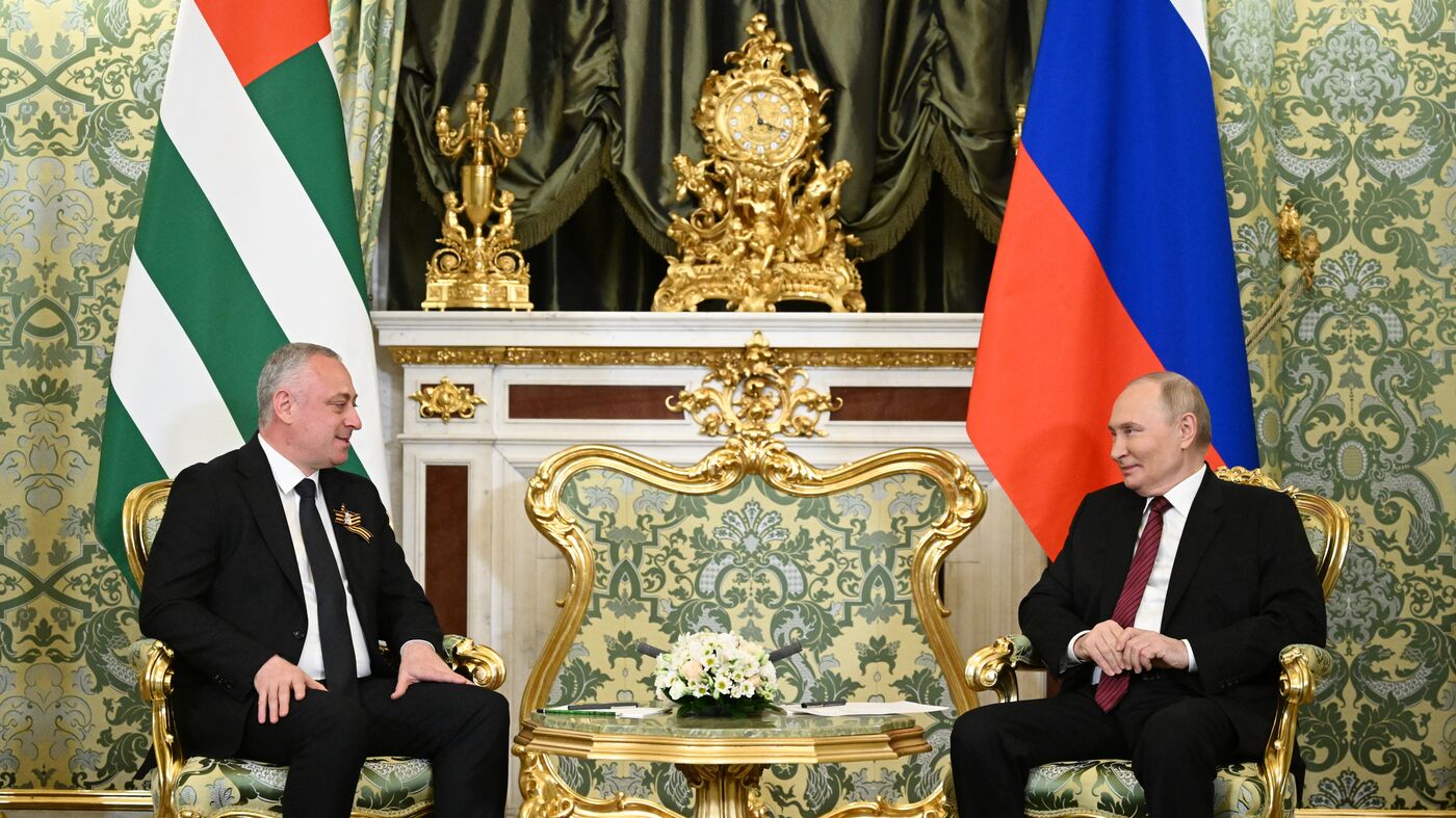 President of Russia Vladimir Putin meets with President of Abkhazia Badra Gunba