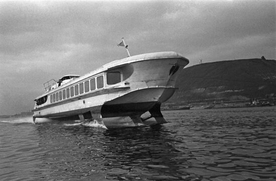 Raketa motor ship