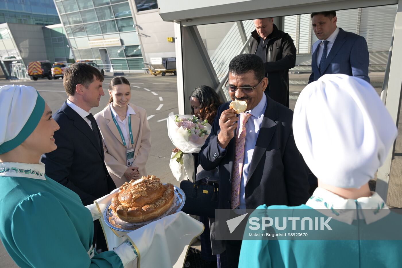 Guests arrive at KAZANFORUM 2025