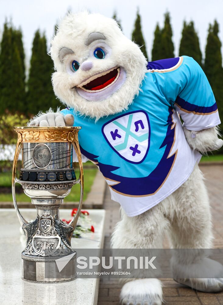 Russia Ice Hockey Kontinental League Lokomotiv - Traktor