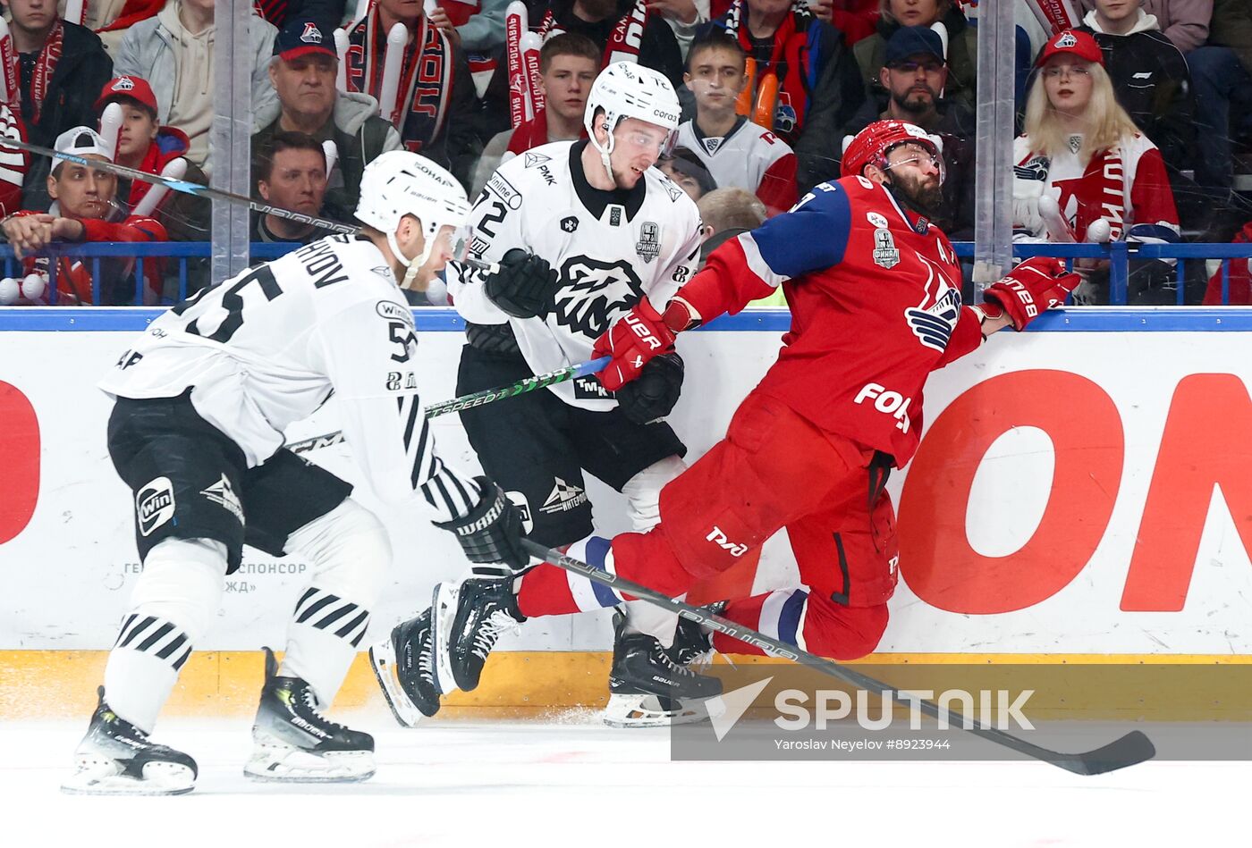 Russia Ice Hockey Kontinental League Lokomotiv - Traktor