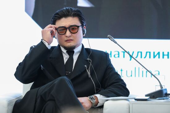XVI International Economic Forum "RUSSIA - ISLAMIC WORLD: KAZANFORUM." Voices of the World: Diversity, Global Trends and Cultural Exchange. Anatoly Tsoy (TSOY), Russian and Kazakh singer of Korean origin, TV presenter, actor and resident of the production centre “Insight People”. Location: Russia, Republic of Tatarstan, Kazan. Author: Anatoly Medved/Sputnik. KAZANFORUM 2025. Voices of the World: Diversity, Global Trends and Cultural Exchange
