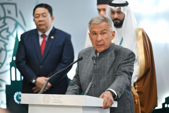 XVI International Economic Forum "RUSSIA - ISLAMIC WORLD: KAZANFORUM." Official opening of the Halal Kazan Halal Market International Trade Fair. Rustam Minnikhanov, Chairman of the Strategic Vision Group “Russia – the Islamic World”, Rais of the Republic of Tatarstan. Location: Russia, Republic of Tatarstan, Kazan. Author: Alexei Danichev/Sputnik. KAZANFORUM 2025. Official opening of Halal Kazan Halal Market International Trade Fair