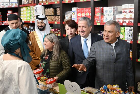 XVI International Economic Forum "RUSSIA - ISLAMIC WORLD: KAZANFORUM." Official opening of the Halal Kazan Halal Market International Trade Fair. Right: Rustam Minnikhanov, Chairman of the Strategic Vision Group “Russia – the Islamic World”, Rais of the Republic of Tatarstan. Location: Russia, Republic of Tatarstan, Kazan. Author: Alexei Danichev/Sputnik. KAZANFORUM 2025. Official opening of Halal Kazan Halal Market International Trade Fair