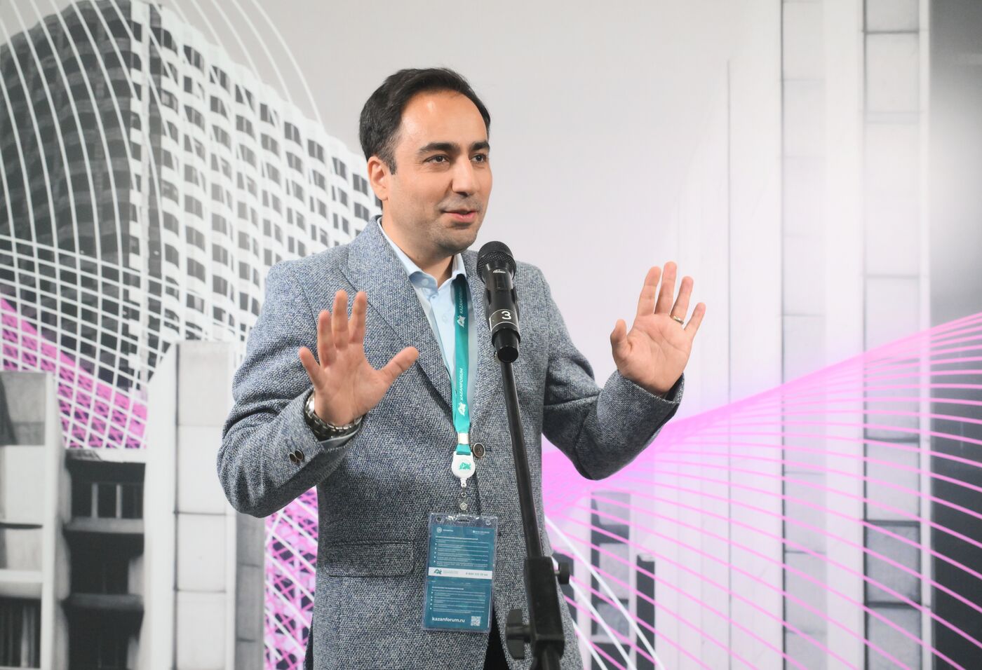 IPM's large media scrum