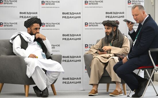 On the sidelines of the XVI International Economic Forum "RUSSIA - ISLAMIC WORLD: KAZANFORUM." Location: Russia, Republic of Tatarstan, Kazan. Author: Alexandr Kryazhev/Sputnik. KAZANFORUM 2025. On the sidelines