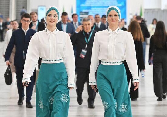 On the sidelines of the XVI International Economic Forum "RUSSIA - ISLAMIC WORLD: KAZANFORUM." Location: Russia, Republic of Tatarstan, Kazan. Author: Ilya Pitalev/Sputnik. KAZANFORUM 2025. On the sidelines