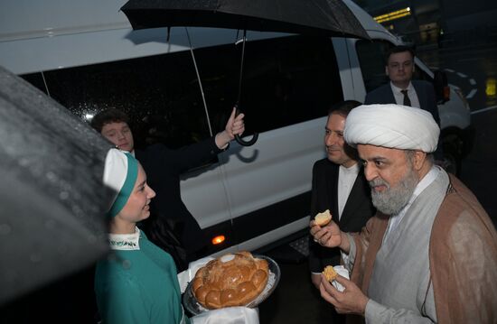 Guests arrive at KAZANFORUM 2025