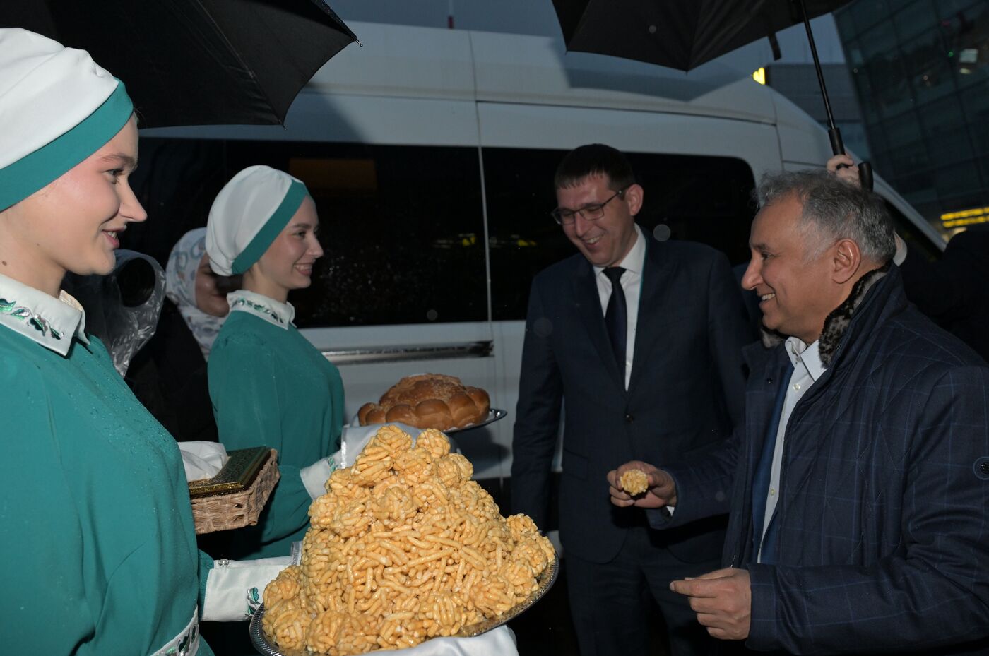 Guests arrive at KAZANFORUM 2025