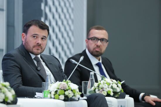 KAZANFORUM 2025. Plenary session: "Global trends in real estate: adaptability, digitalization and investments in the era of change"