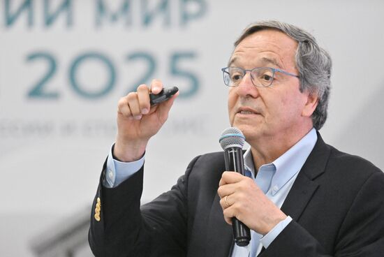 KAZANFORUM 2025. Lecture by Guillermo Peñalosa