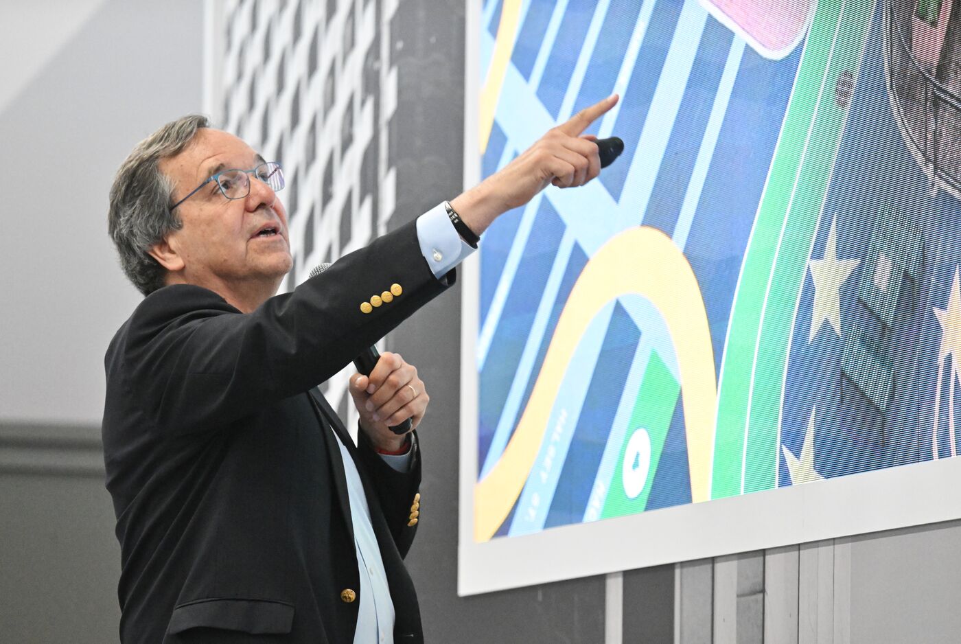 KAZANFORUM 2025. Lecture by Guillermo Peñalosa