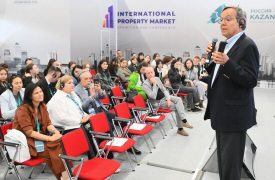 KAZANFORUM 2025. Lecture by Guillermo Peñalosa