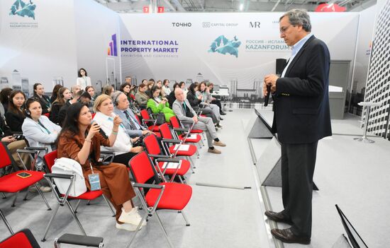 KAZANFORUM 2025. Lecture by Guillermo Peñalosa