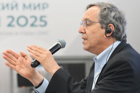 KAZANFORUM 2025. Lecture by Guillermo Peñalosa