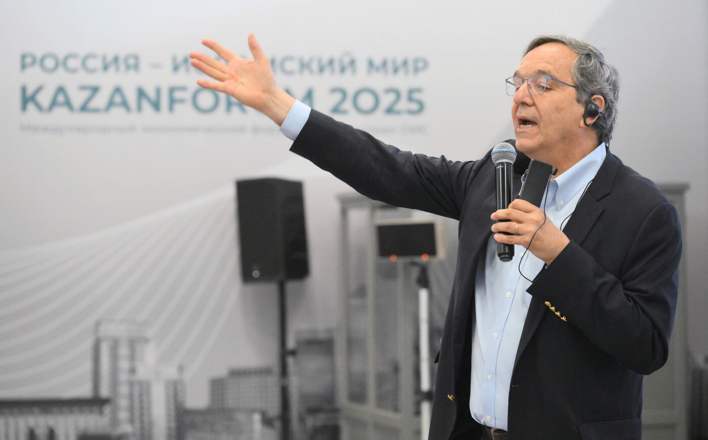 KAZANFORUM 2025. Lecture by Guillermo Peñalosa