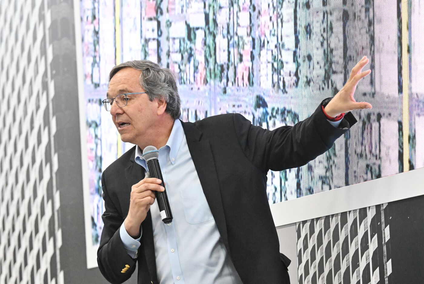 KAZANFORUM 2025. Lecture by Guillermo Peñalosa