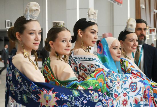 The XVI International Economic Forum “RUSSIA — ISLAMIC WORLD: "KAZANFORUM" 2025. The work of the forum. Location: Russia, Republic of Tatarstan, Kazan. Author: Ilya Pitalev/Sputnik. "KAZANFORUM" 2025. On the sidelines