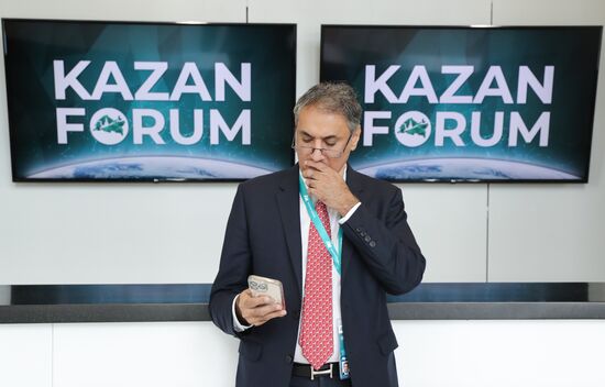 On the sidelines of the XVI International Economic Forum "RUSSIA - ISLAMIC WORLD: KAZANFORUM." Location: Russia, Republic of Tatarstan, Kazan. Author: Anatoly Medved/Sputnik. "KAZANFORUM" 2025. On the sidelines