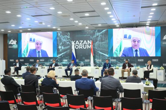 XVI International Economic Forum "RUSSIA - ISLAMIC WORLD: KAZANFORUM." Meeting of Russian-Tajikistani Business Council. Location: Russia, Republic of Tatarstan, Kazan. Author: Maxim Platonov/Sputnik. KAZANFORUM 2025. Meeting of Russian-Tajikistani Business Council