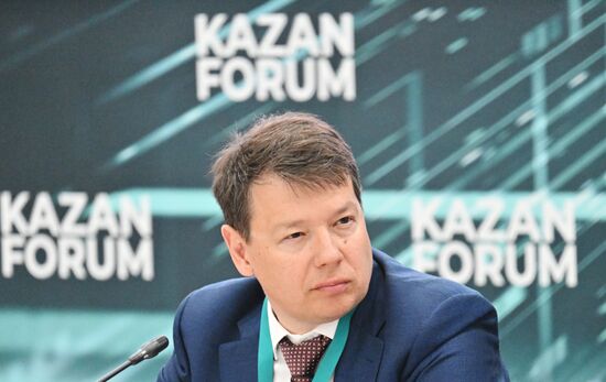 The XVI International Economic Forum "RUSSIA - ISLAMIC WORLD: KAZANFORUM." Russian-Malaysian economic and industrial cooperation: opportunities for growth through technology and innovation. Vladimir Ilyichev, Deputy Minister of Economic Development of the Russian Federation. Location: Russia, Republic of Tatarstan, Kazan. Author: Ilya Pitalev/Sputnik. KAZANFORUM 2025. Russian-Malaysian economic and industrial cooperation: opportunities for growth through technology and innovation