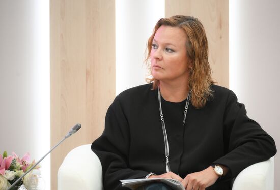 KAZANFORUM 2025. Business Dialogue of Women Russia - Islamic World