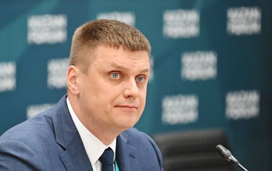 The XVI International Economic Forum "RUSSIA - ISLAMIC WORLD: KAZANFORUM." Russian-Malaysian economic and industrial cooperation: opportunities for growth through technology and innovation. Mikhail Labudin, Director of the Association of Clusters, Technoparks and SEZs of Russia. Location: Russia, Republic of Tatarstan, Kazan. Author: Ilya Pitalev/Sputnik. KAZANFORUM 2025. Russian-Malaysian economic and industrial cooperation: opportunities for growth through technology and innovation