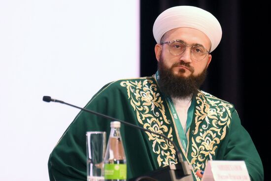 KAZANFORUM 2025. Plenary meeting of XV All-Russian Forum of Tatar Religious Leaders titled “National Identity and Religion”