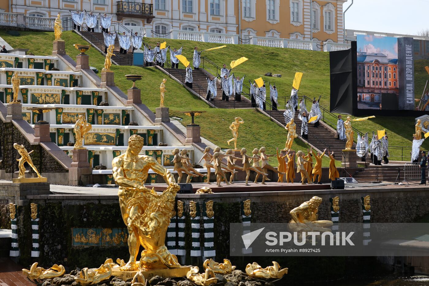 Russia Fountain Season