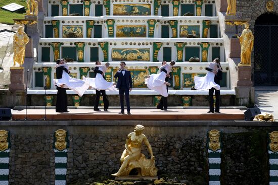 Russia Fountain Season