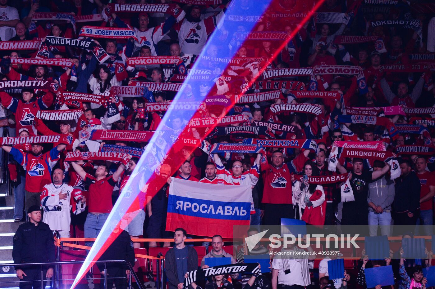 Russia Ice Hockey Kontinental League Traktor - Lokomotiv