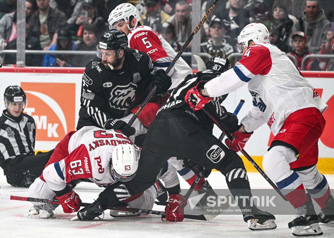Russia Ice Hockey Kontinental League Traktor - Lokomotiv