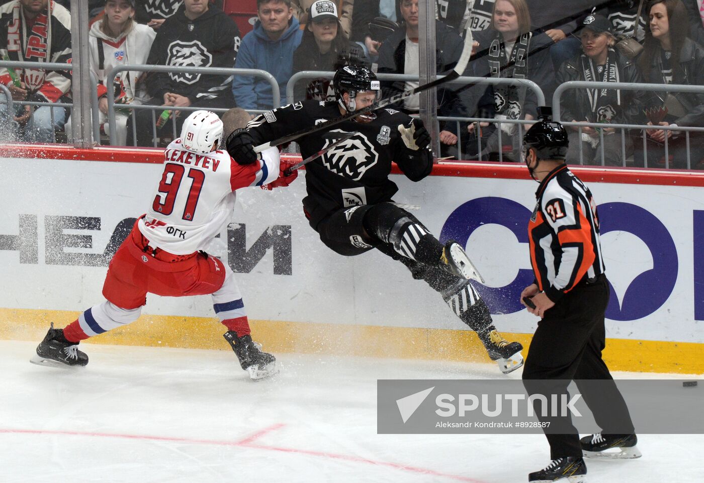 Russia Ice Hockey Kontinental League Traktor - Lokomotiv
