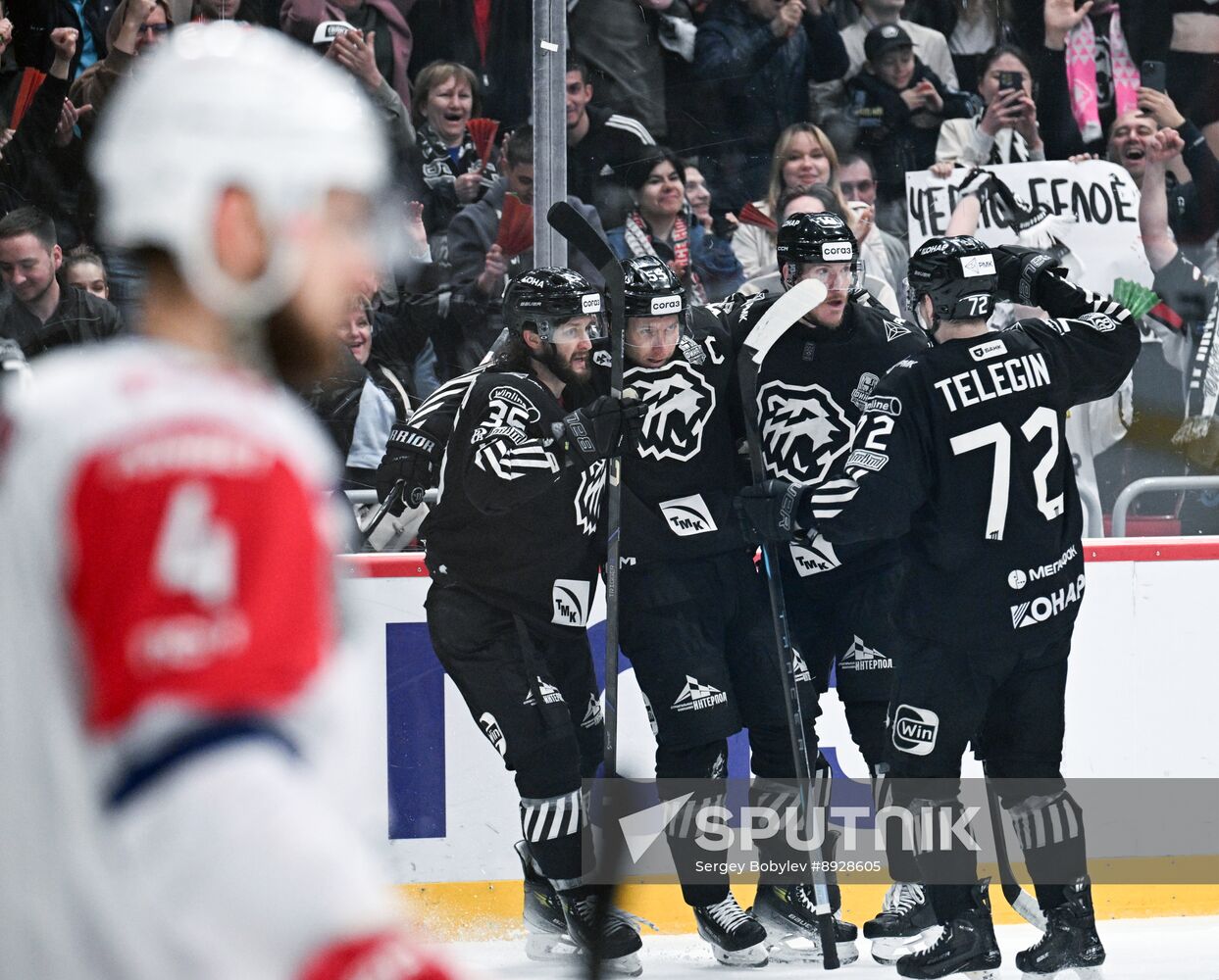 Russia Ice Hockey Kontinental League Traktor - Lokomotiv