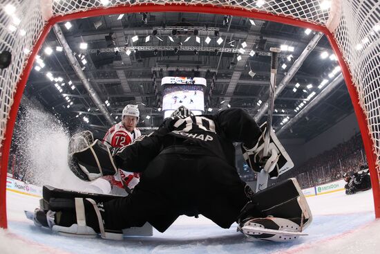 Russia Ice Hockey Kontinental League Traktor - Lokomotiv