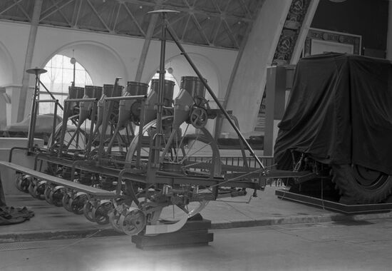Grain seeder SS-6 at Union Agricultural Exhibition