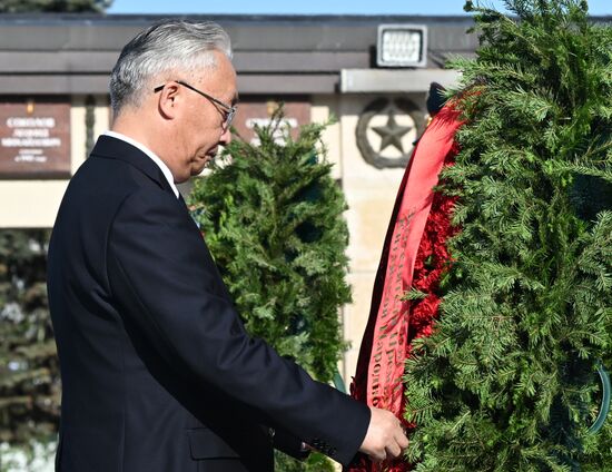 Russia China Interregional Cooperation Council Wreath Laying