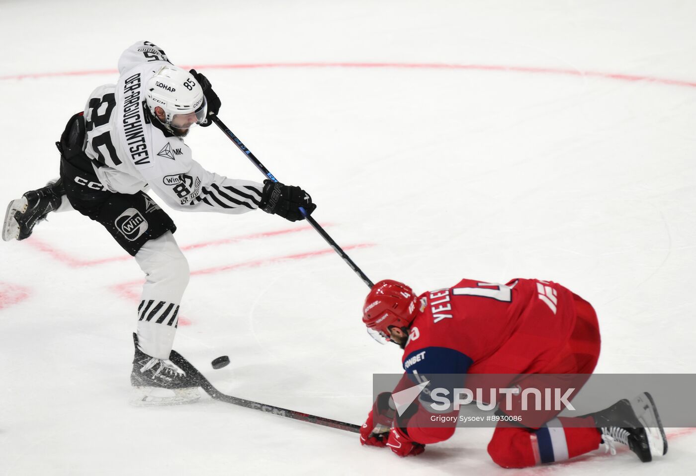Russia Ice Hockey Kontinental League Lokomotov - Traktor