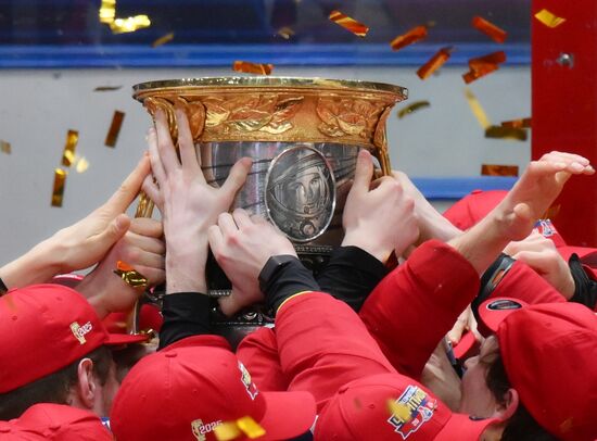Russia Ice Hockey Kontinental League Lokomotov - Traktor
