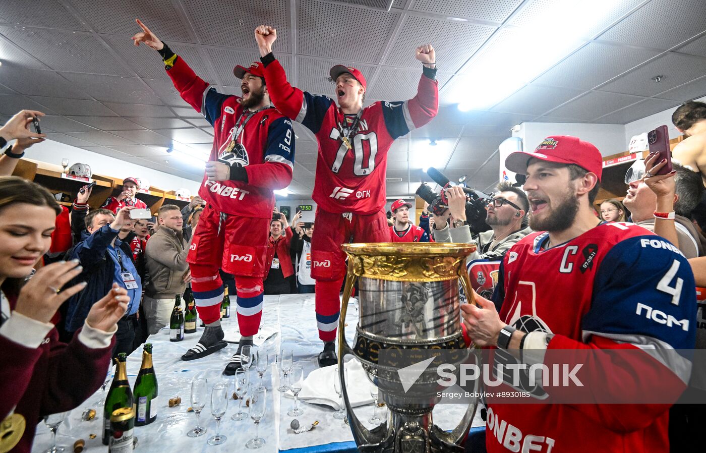 Russia Ice Hockey Kontinental League Lokomotov - Traktor