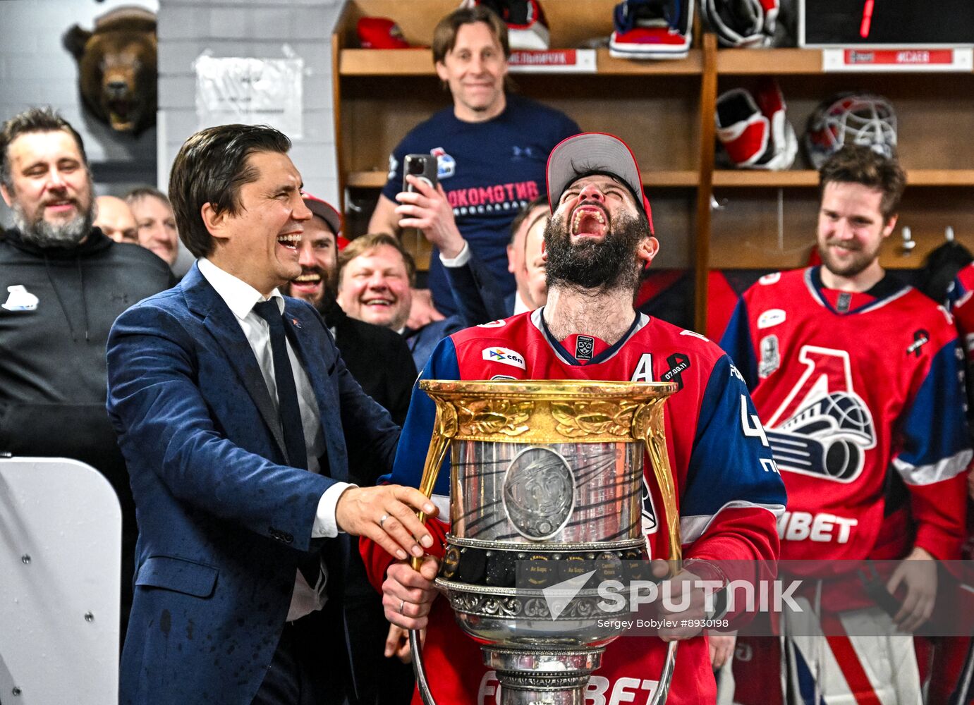 Russia Ice Hockey Kontinental League Lokomotov - Traktor