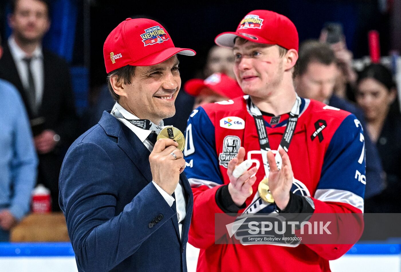 Russia Ice Hockey Kontinental League Lokomotov - Traktor