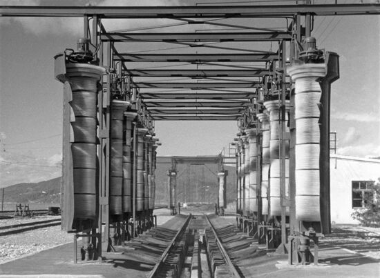 Railcar washing facility