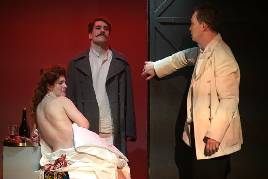 Russia Theatre Duel