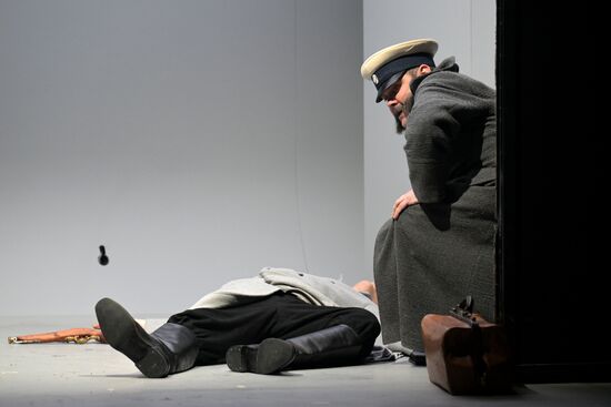 Russia Theatre Duel