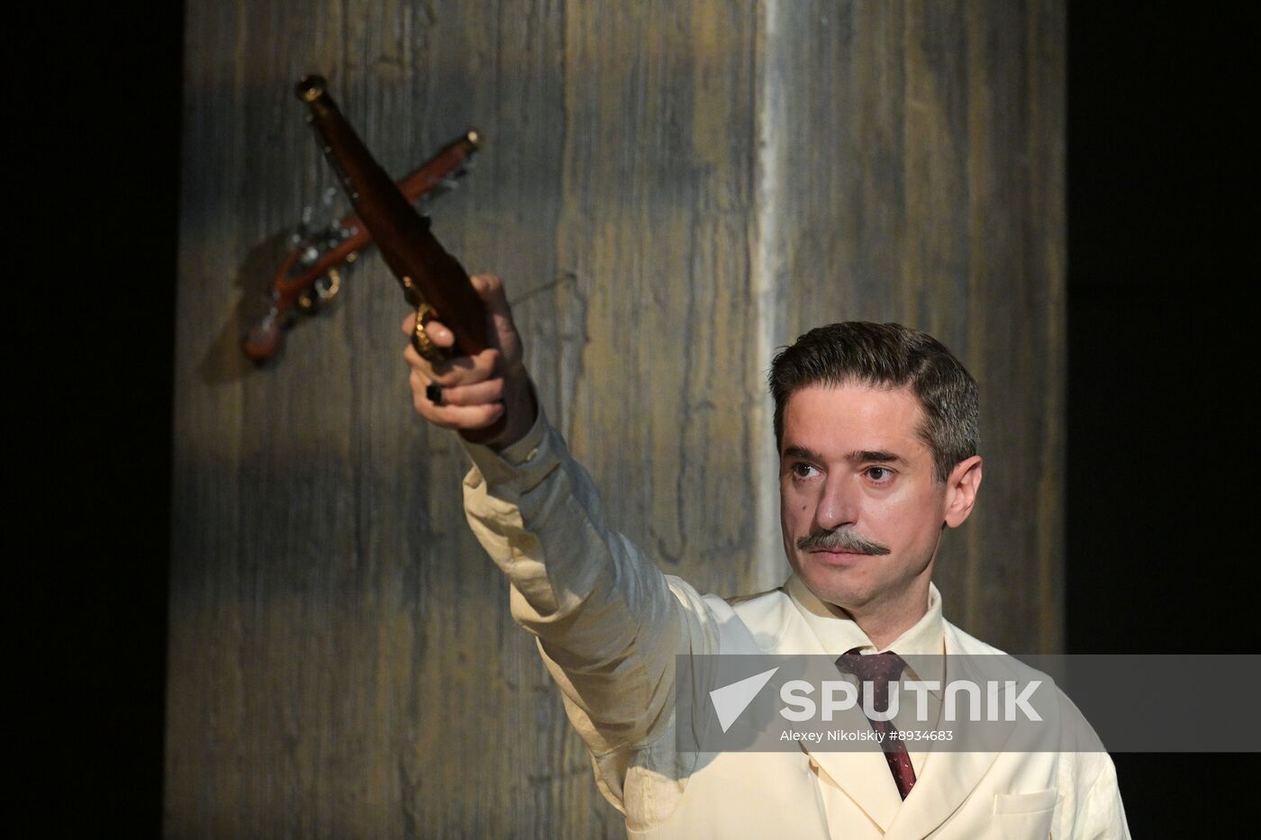 Russia Theatre Duel