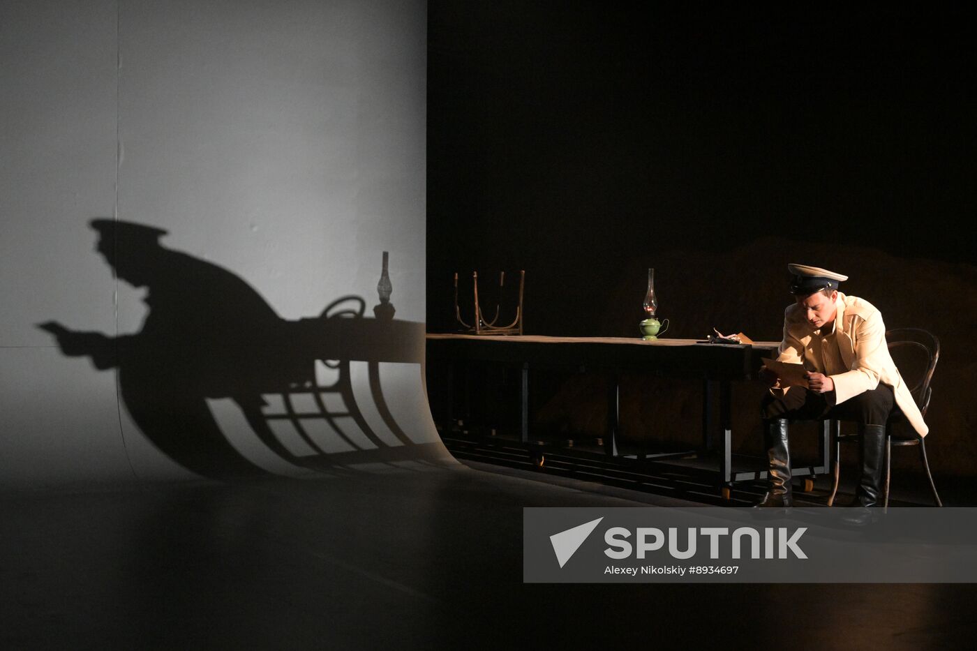 Russia Theatre Duel