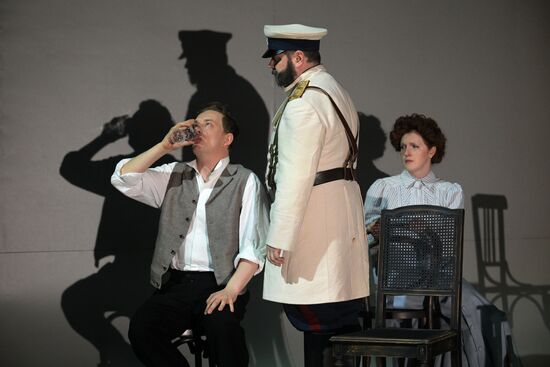 Russia Theatre Duel